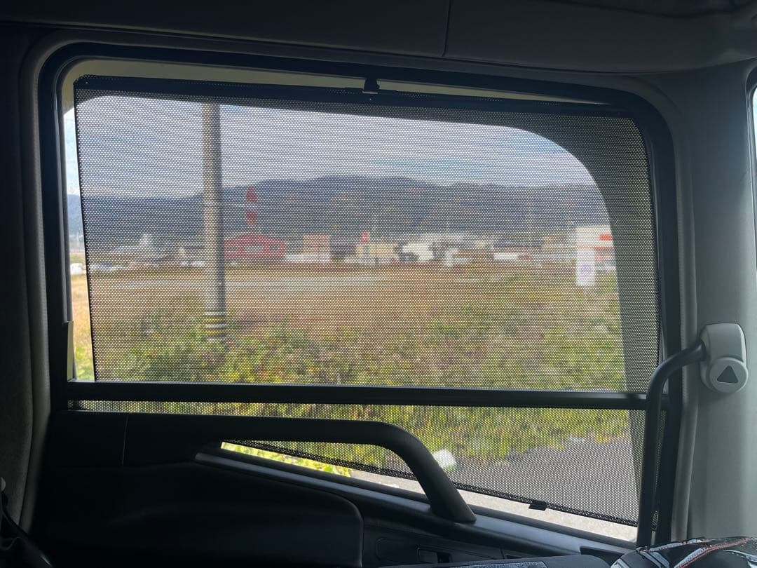 17スーパーグレート　ロール式サンシェード