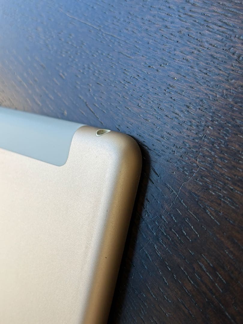 美品 iPad 第5世代 32GB ゴールド Wi-Fi + Cellular