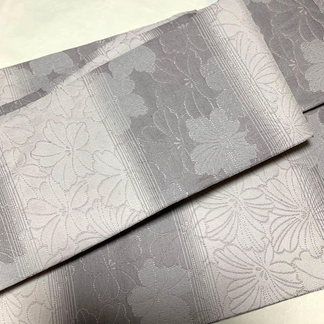 正絹　名古屋帯　横段　優しくて淡いピンク　グレー濃淡　お花柄