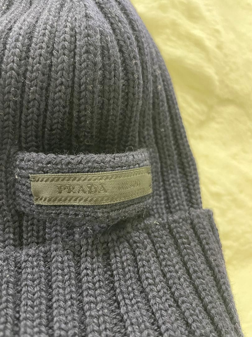 PRADAニットキャップ