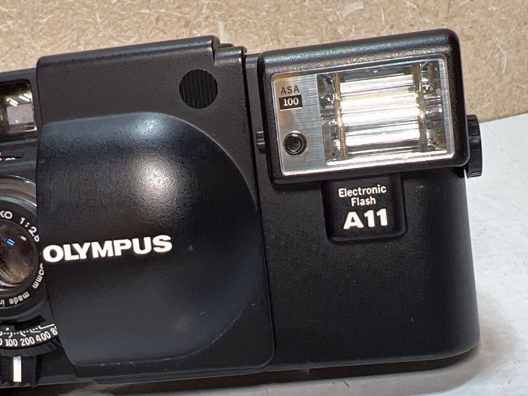 Olympus XA 35mm コンパクトフィルムカメラ A11フラッシュ付き