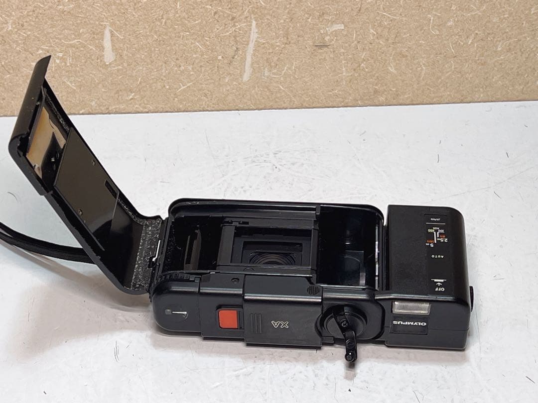 Olympus XA 35mm コンパクトフィルムカメラ A11フラッシュ付き