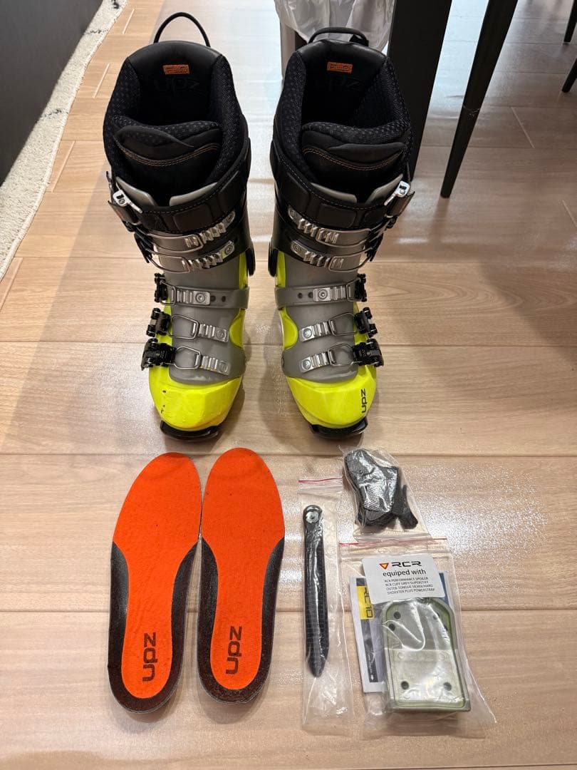 UPZ RC10 アルペンスノーボードブーツ