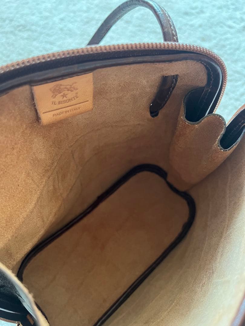 IL BISONTE 型押しショルダーバッグ　茶