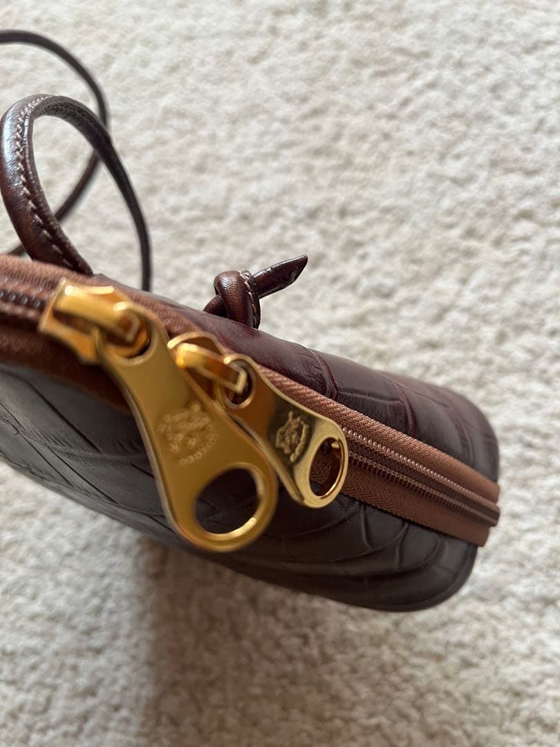 IL BISONTE 型押しショルダーバッグ　茶