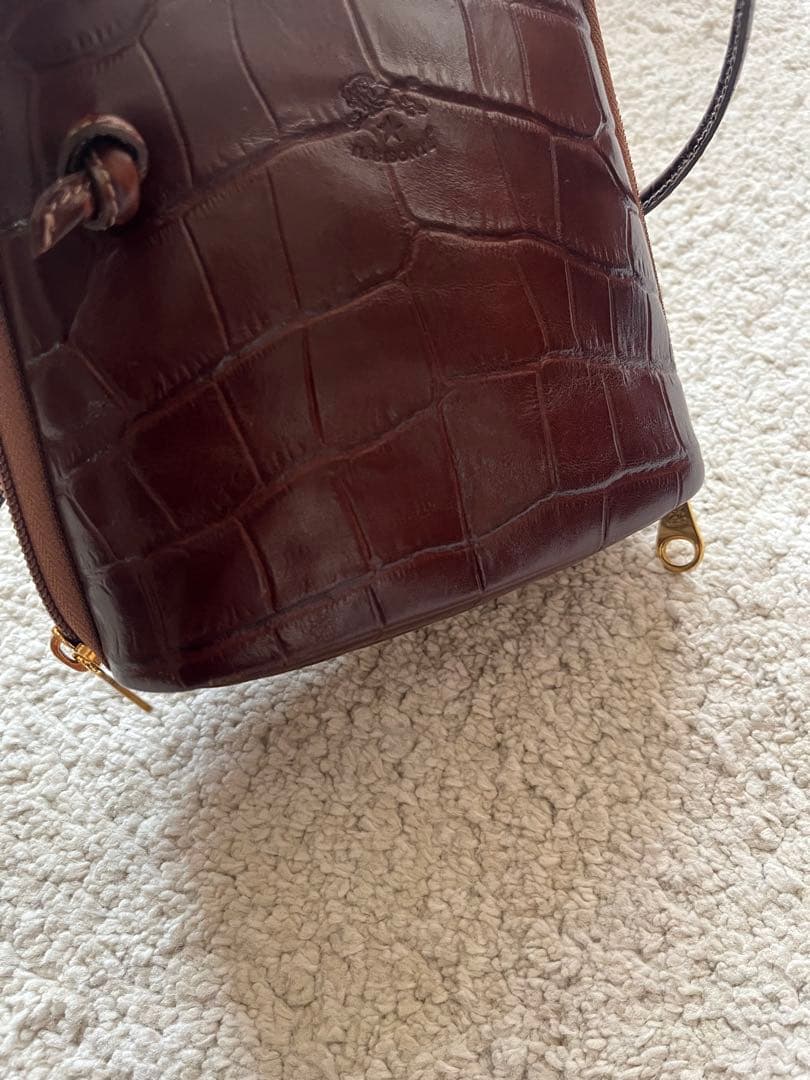 IL BISONTE 型押しショルダーバッグ　茶