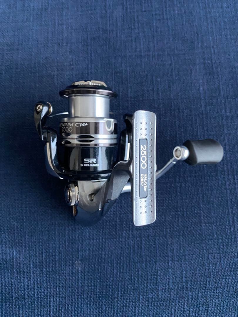 RARENIUM CI4+ 2500 スピニングリール