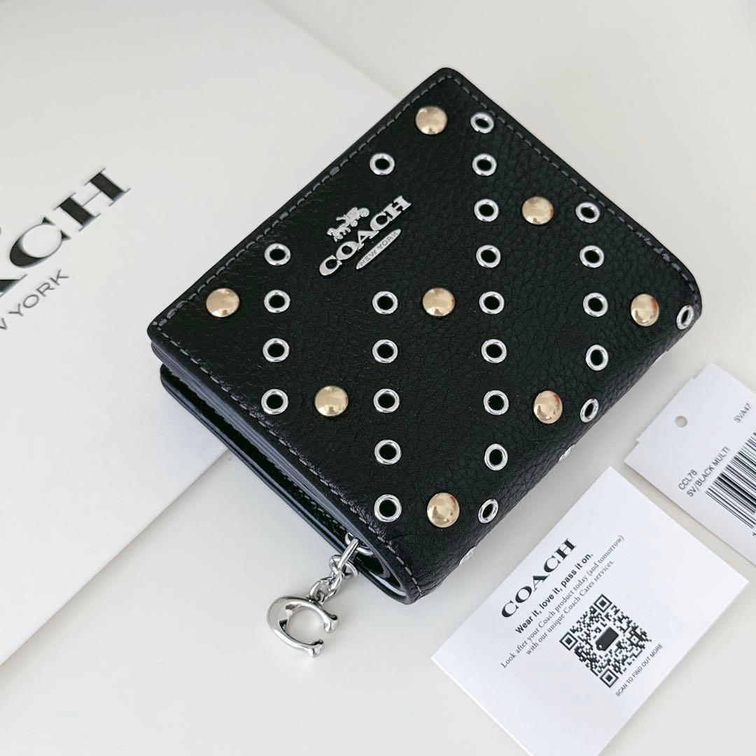 COACH コーチ 折り財布　ブラック　スタッズ　黒色