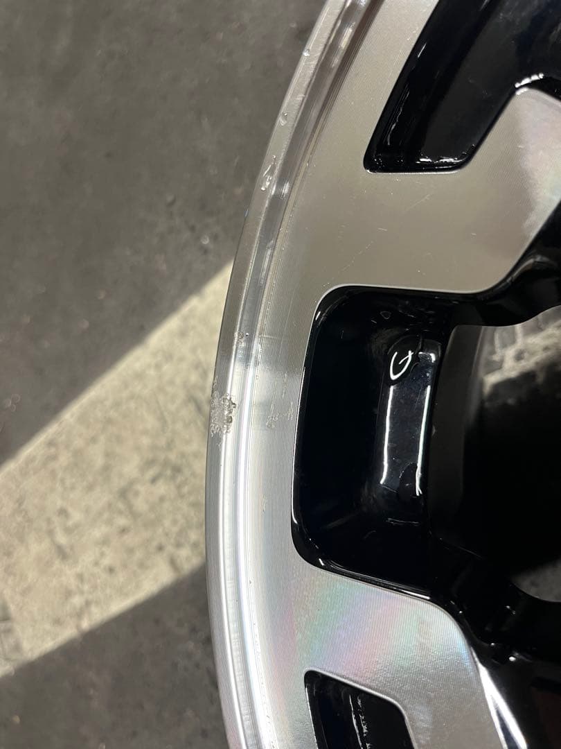 Nissan キャラバン用15インチ ホイール ブラック/シルバー