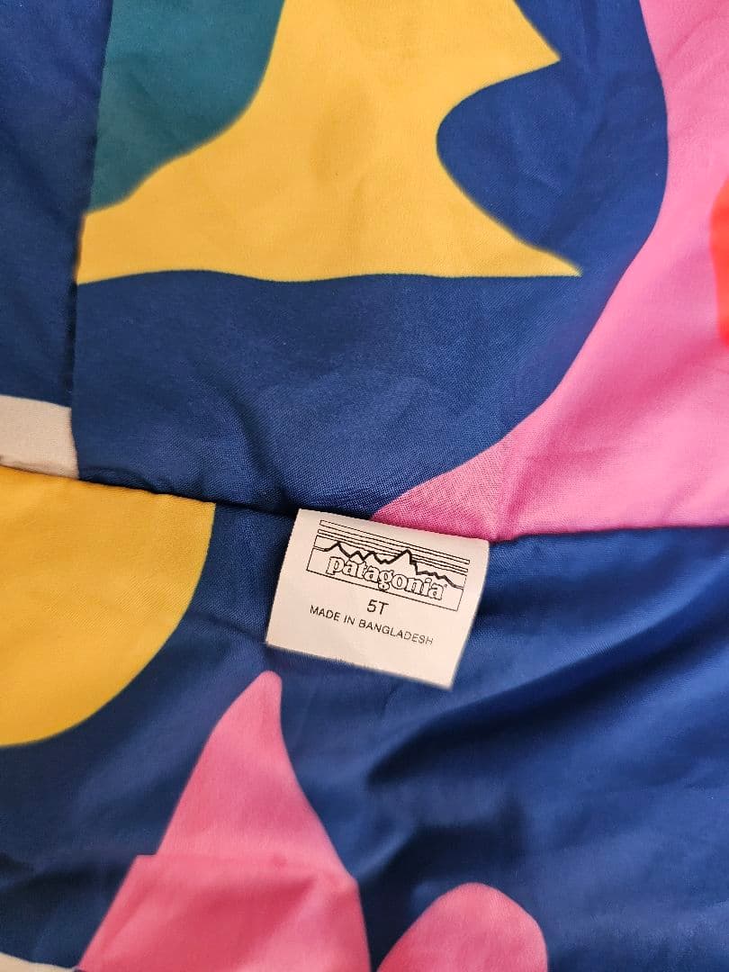 Patagonia パタゴニア　ベビーリバーシブルダウン　ジャケット　5T