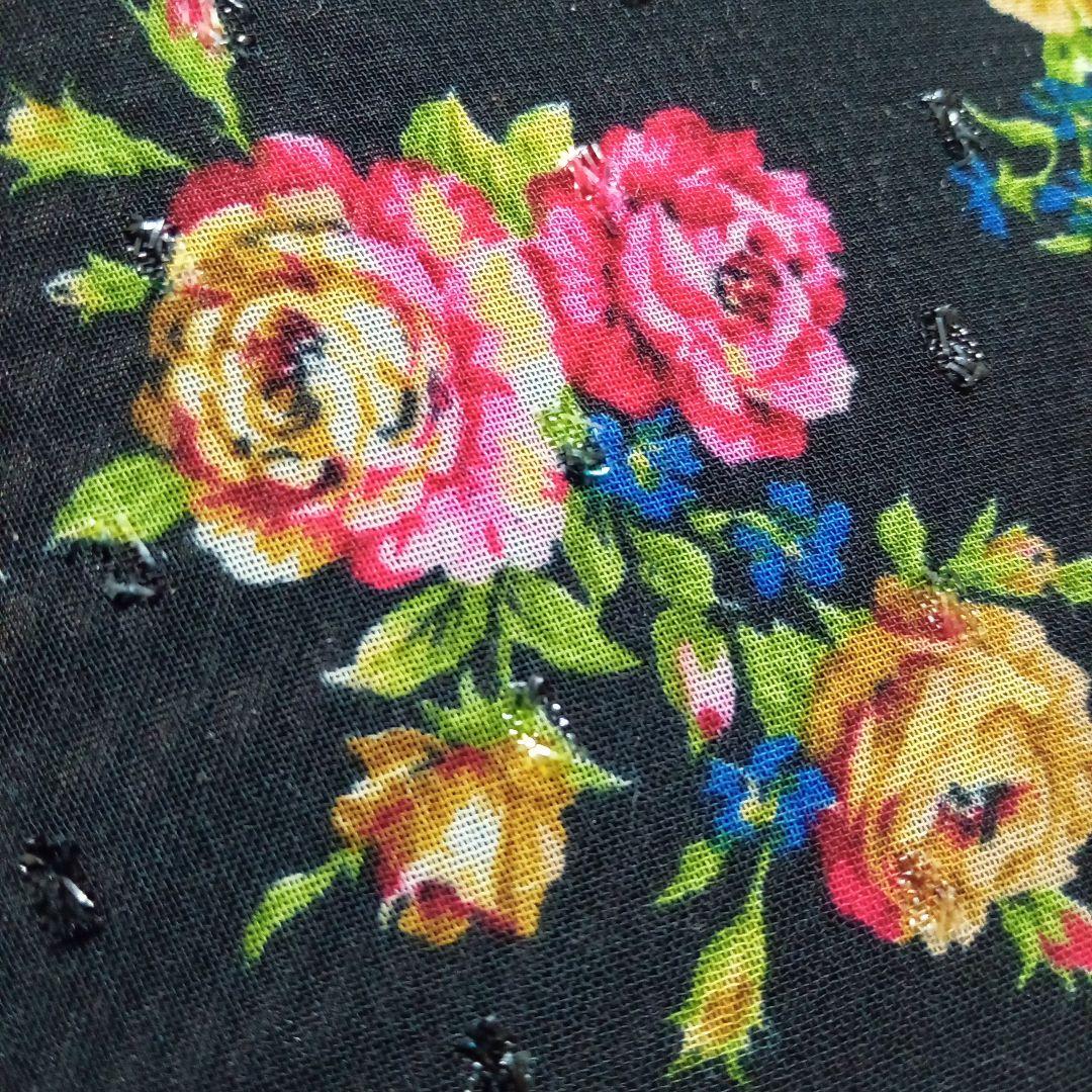 レイクアルスター☆逸品未使用☆〜黒地 総薔薇柄＆総レース＆総刺繍〜折りたたみ日傘