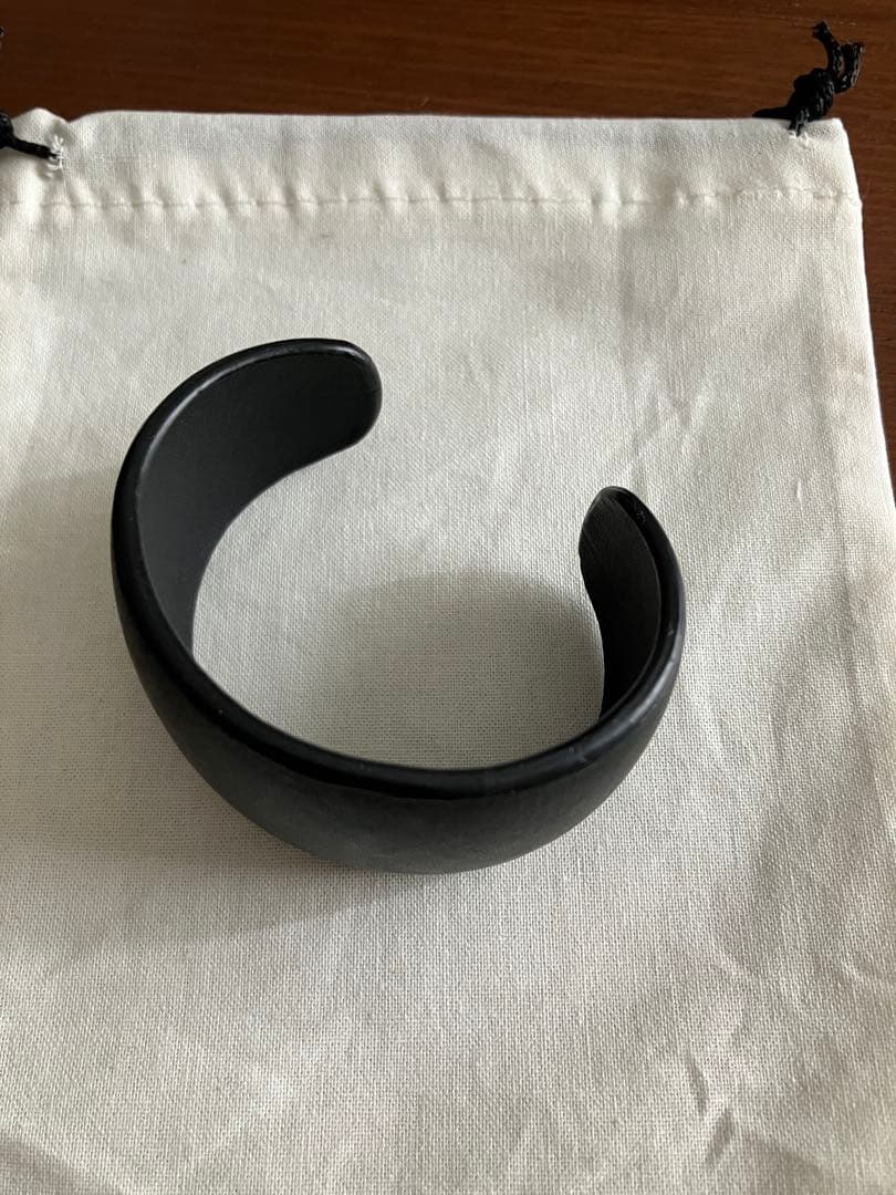 最終値下 ISAAC REINA CURVED COATED BRACELET黒