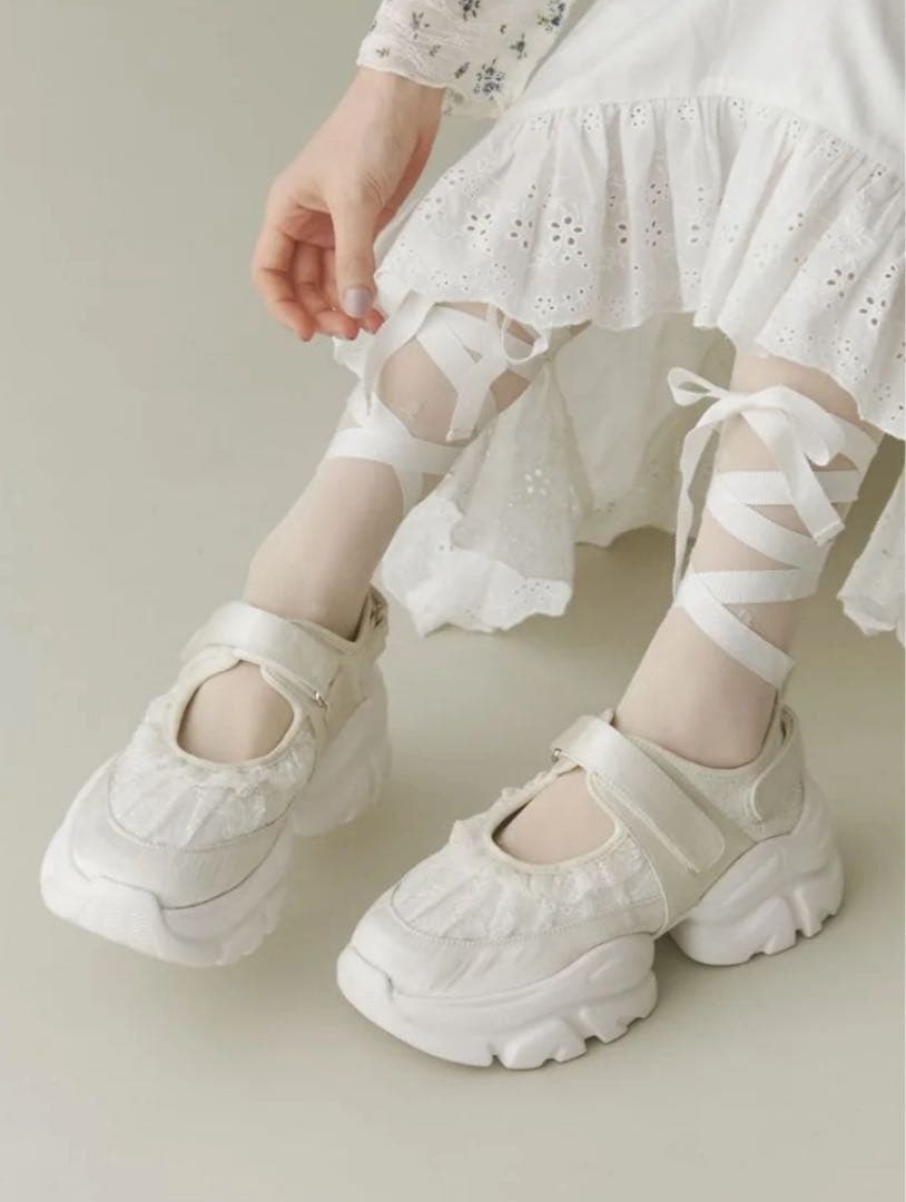 merry jenny レースアップバレエスニーカー