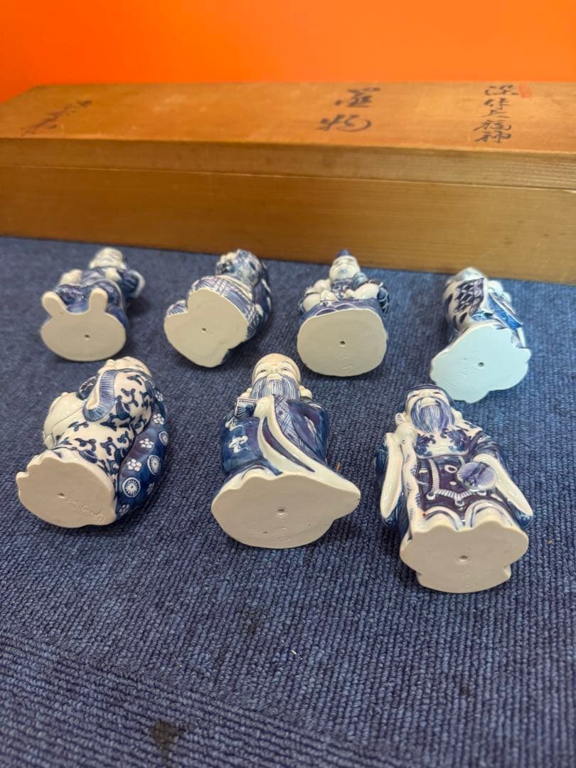 1573 源右衛門 染付七福神 置物 青 共箱 縁起物 オブジェ 飾り物