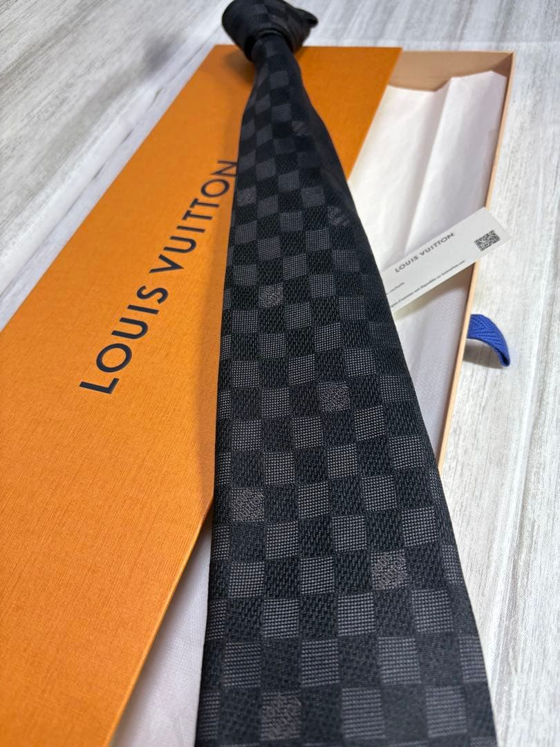 【極美品】 LOUIS VUITTON ルイヴィトンネクタイ ダミエ ブラック