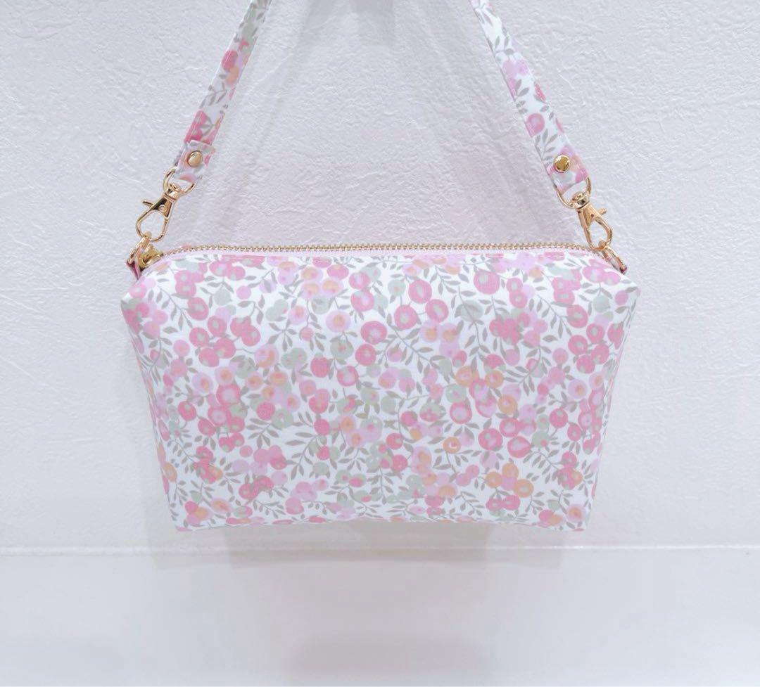 【パックりか❤ 様お取置き専用ページ】リバティ　タナローン持ち手付きポーチ(中)