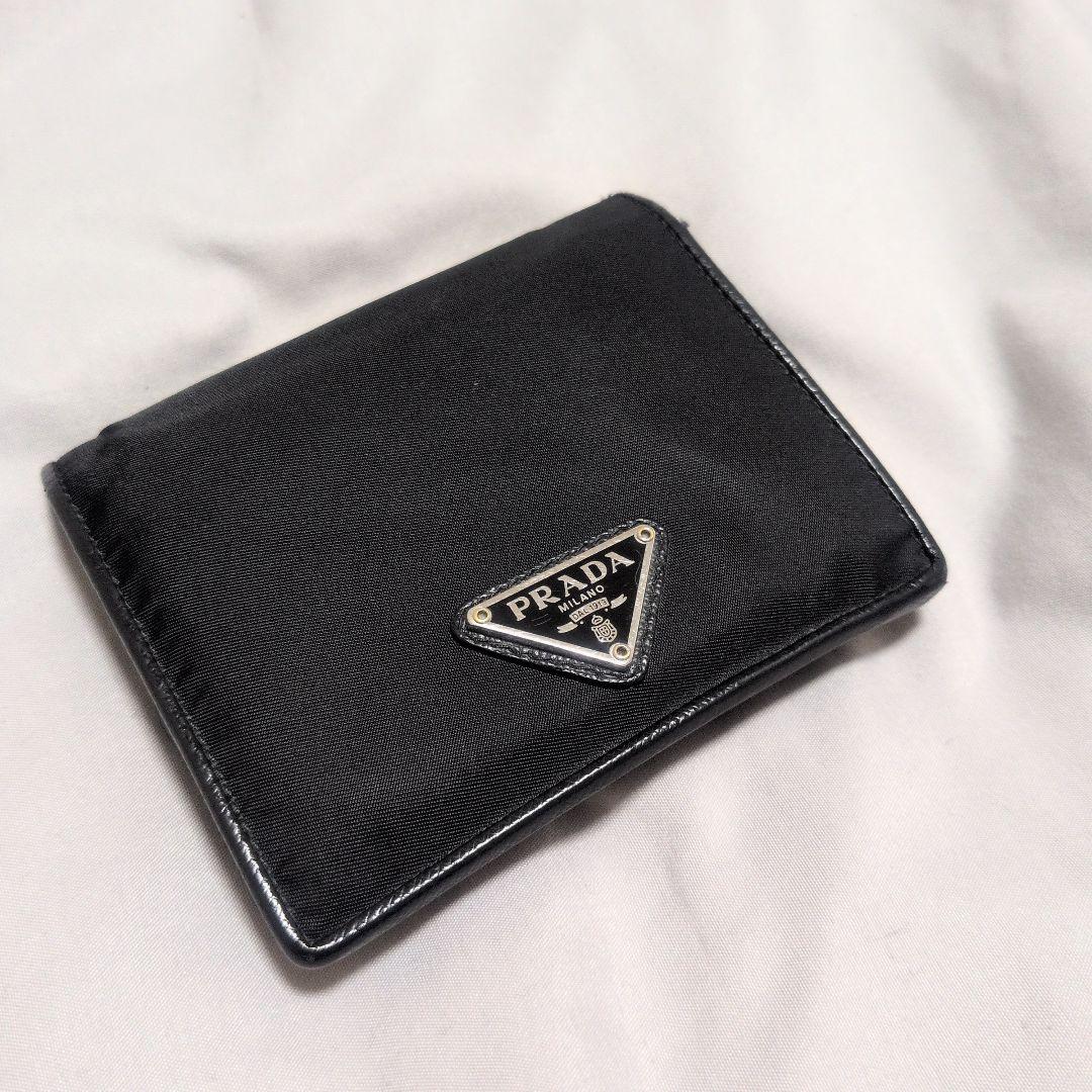 PRADA ブラック ナイロン 二つ折り財布 シルバーロゴ