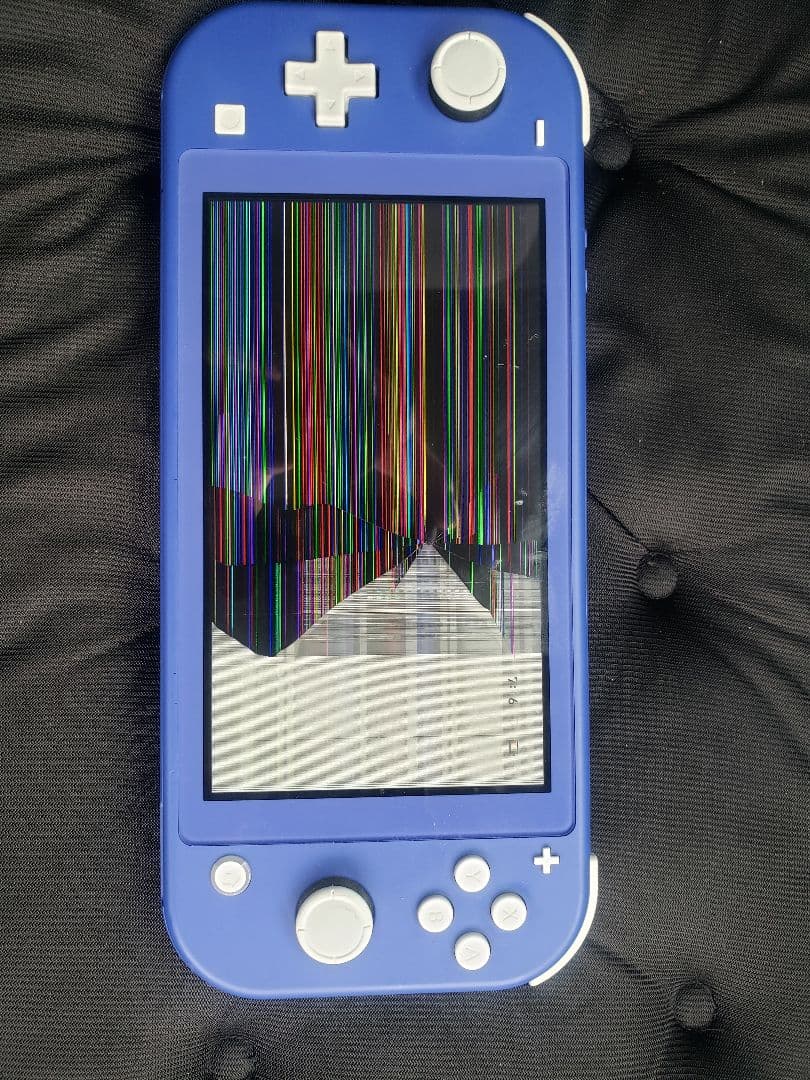 Nintendo Switch Lite 青 液晶ひび割れ