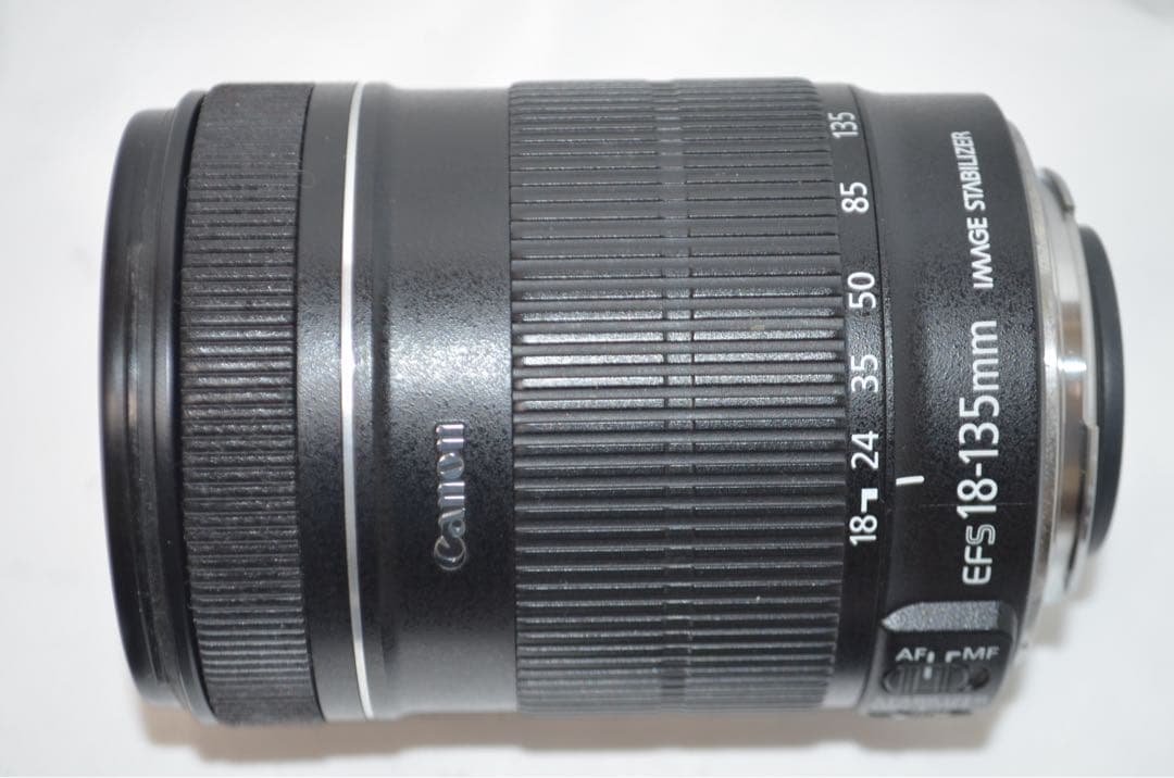 ★美品★Canon キャノン EF-S 18-135mm 3.5-5.6 IS