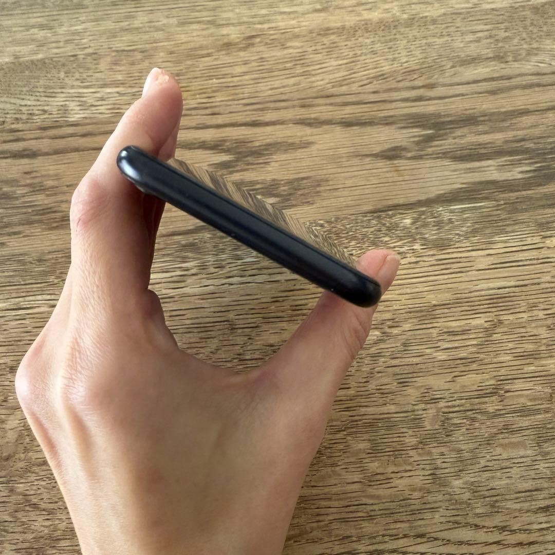 Apple iPhone SE ブラック 64GB