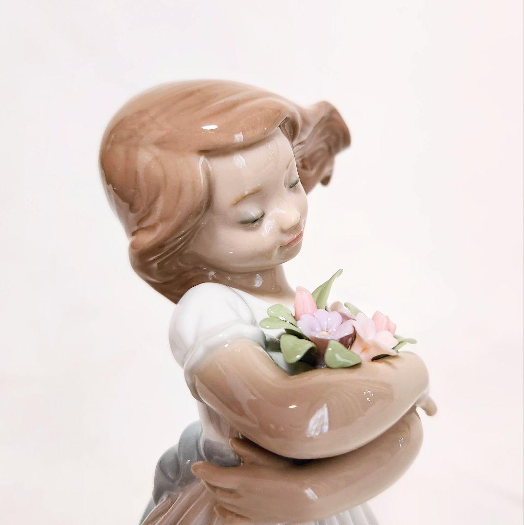 リヤドロ【美品・箱入り】ユートピア　フィギュリン《さわやかな風》No.8248