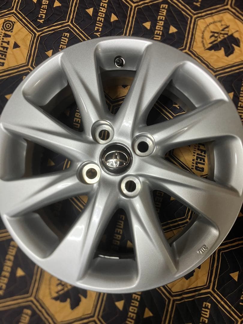 新車外し トヨタ アクア MXPK10 MXPK11 純正ホイール 15インチ