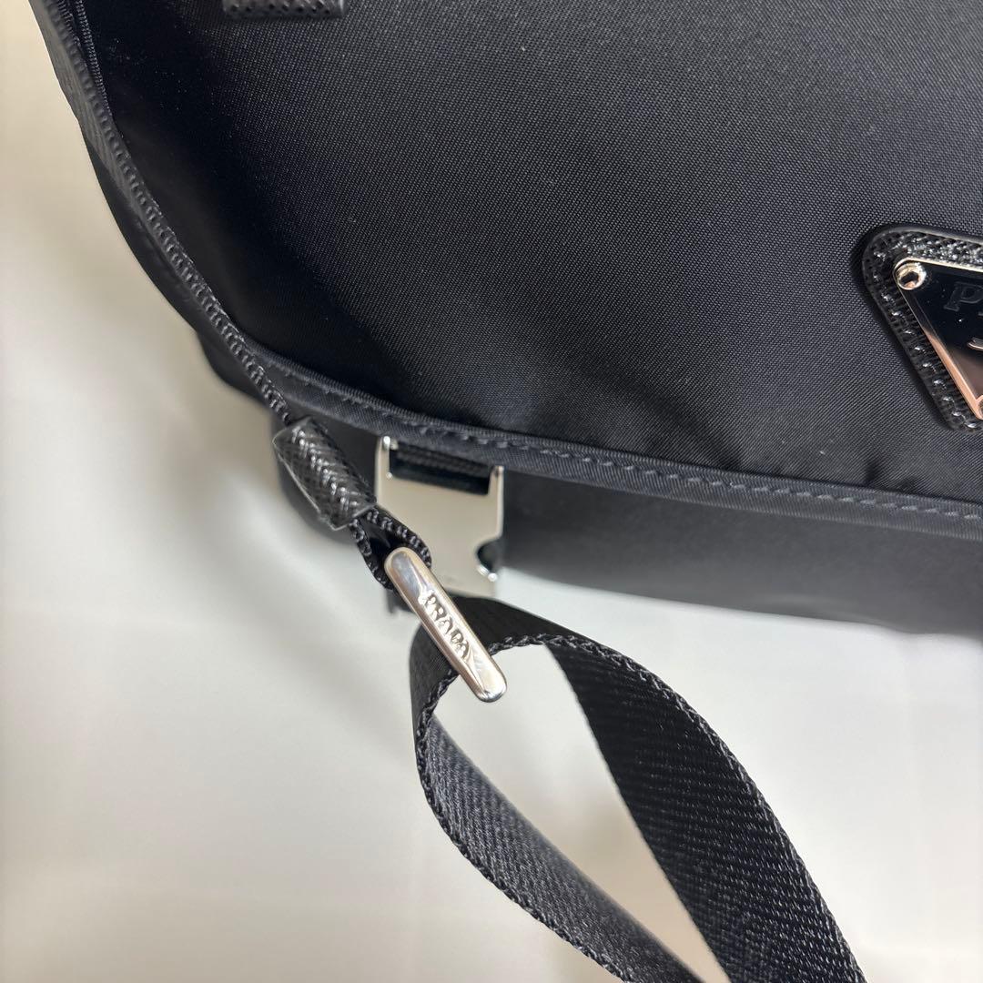 プラダ ナイロン ショルダーバッグ