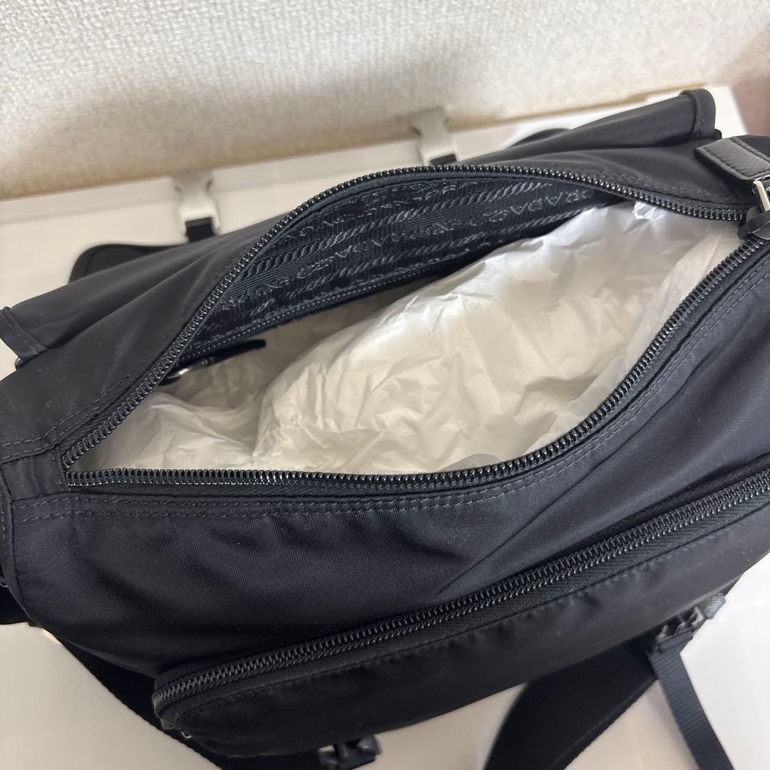 プラダ ナイロン ショルダーバッグ