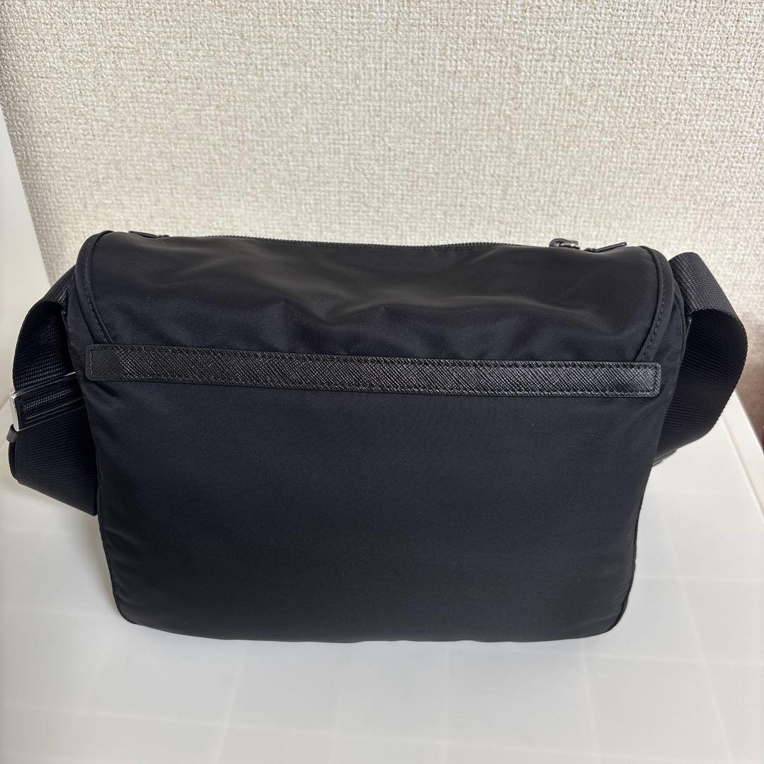 プラダ ナイロン ショルダーバッグ