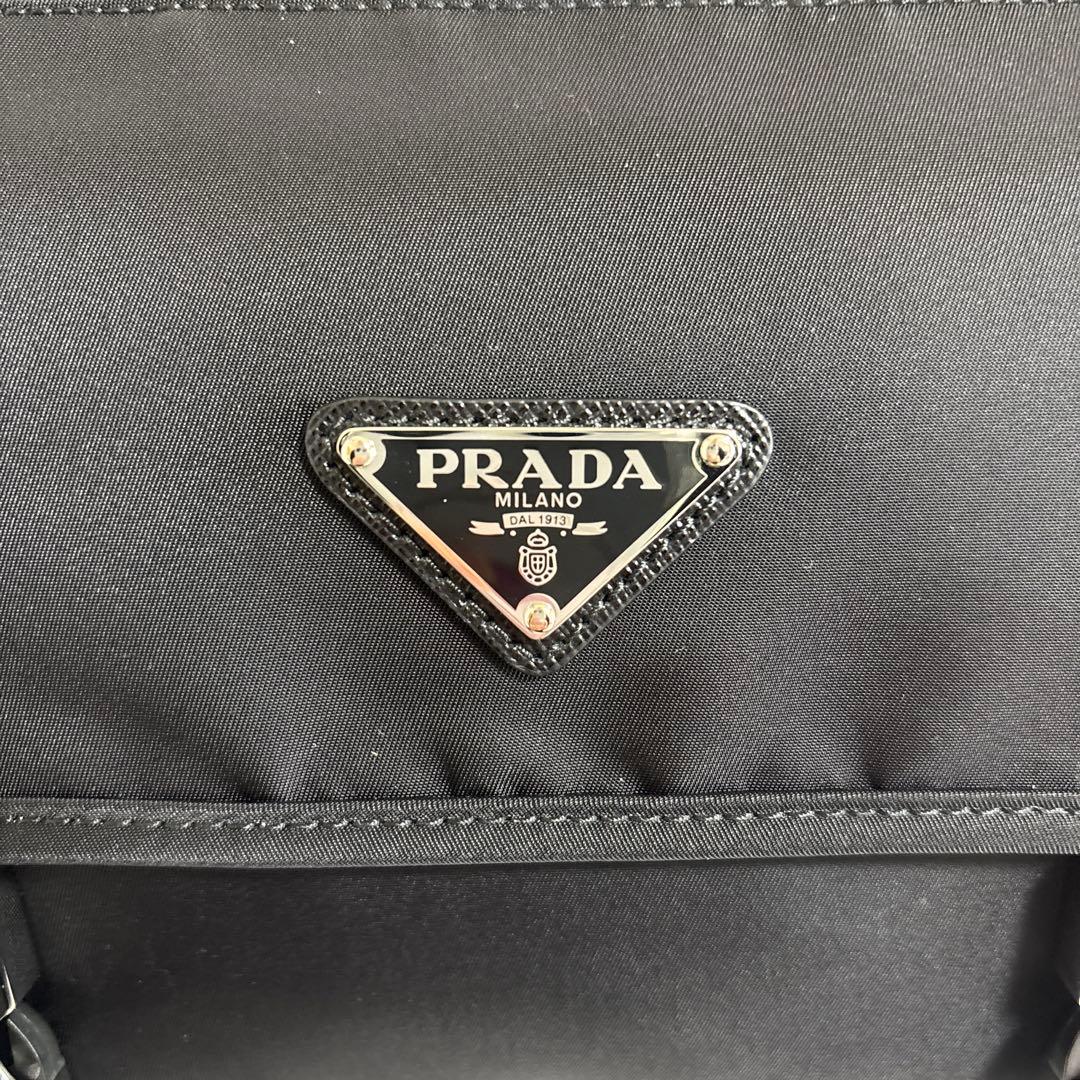 プラダ ナイロン ショルダーバッグ