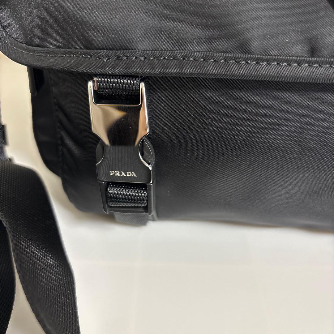プラダ ナイロン ショルダーバッグ