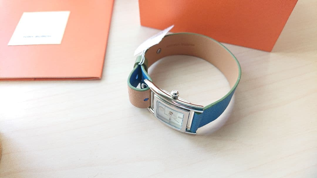 ★新品半額saleTory Burch 配色カラー クオーツレディースお洒落時計