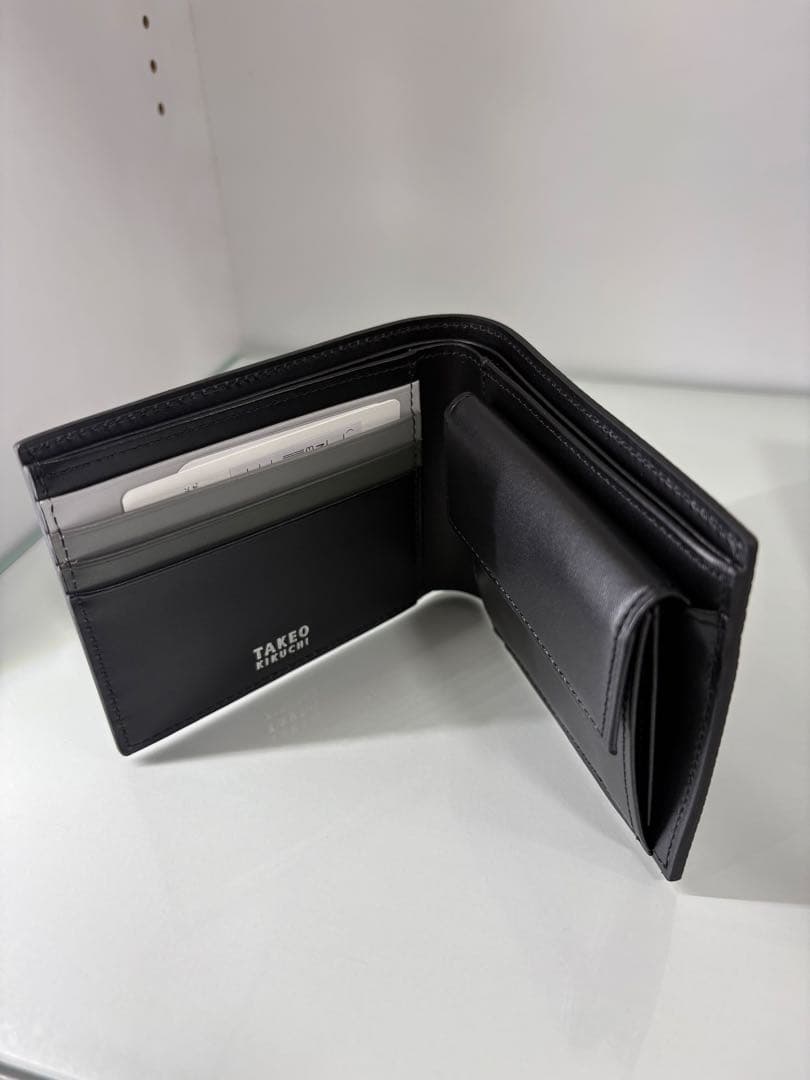 カツ【新品】タケオキクチ 二つ折り財布 TAKEO KIKUCHI