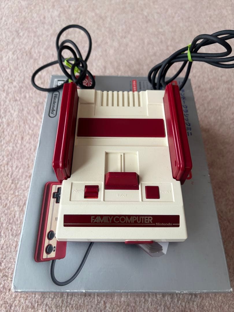 ほぼ未使用　Nintendo ゲーム機本体 ニンテンドークラシックミニ　美品