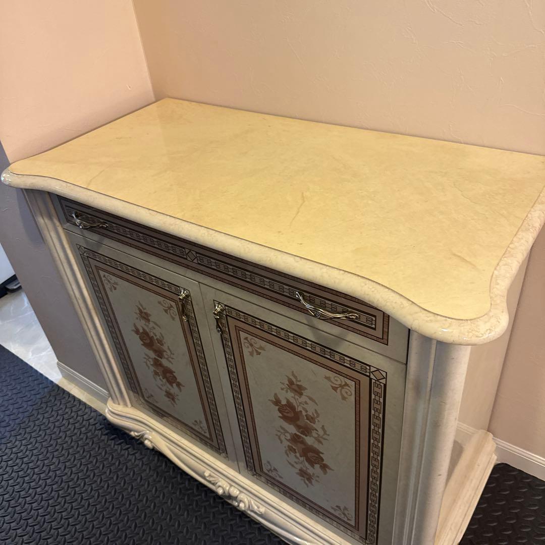 イタリア製キャビネット