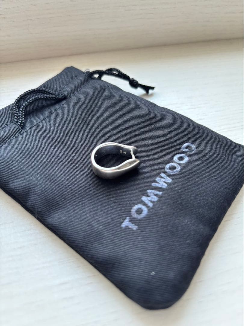 トムウッド※片耳のみ Oyster Hoops Medium ピアス