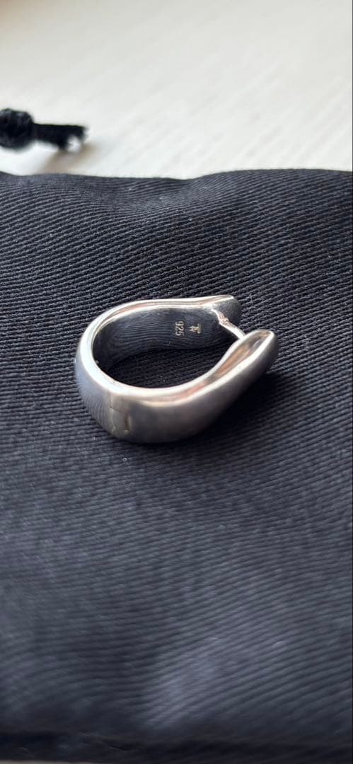 トムウッド※片耳のみ Oyster Hoops Medium ピアス