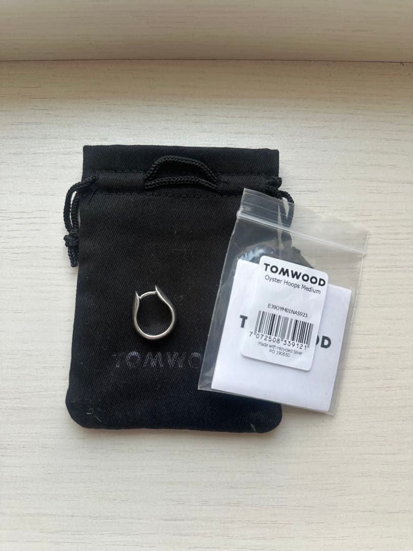 トムウッド※片耳のみ Oyster Hoops Medium ピアス