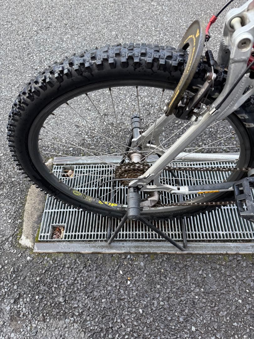 GT STS-1000 ダウンヒルマウンテンバイク TIOGA 引き取り限定