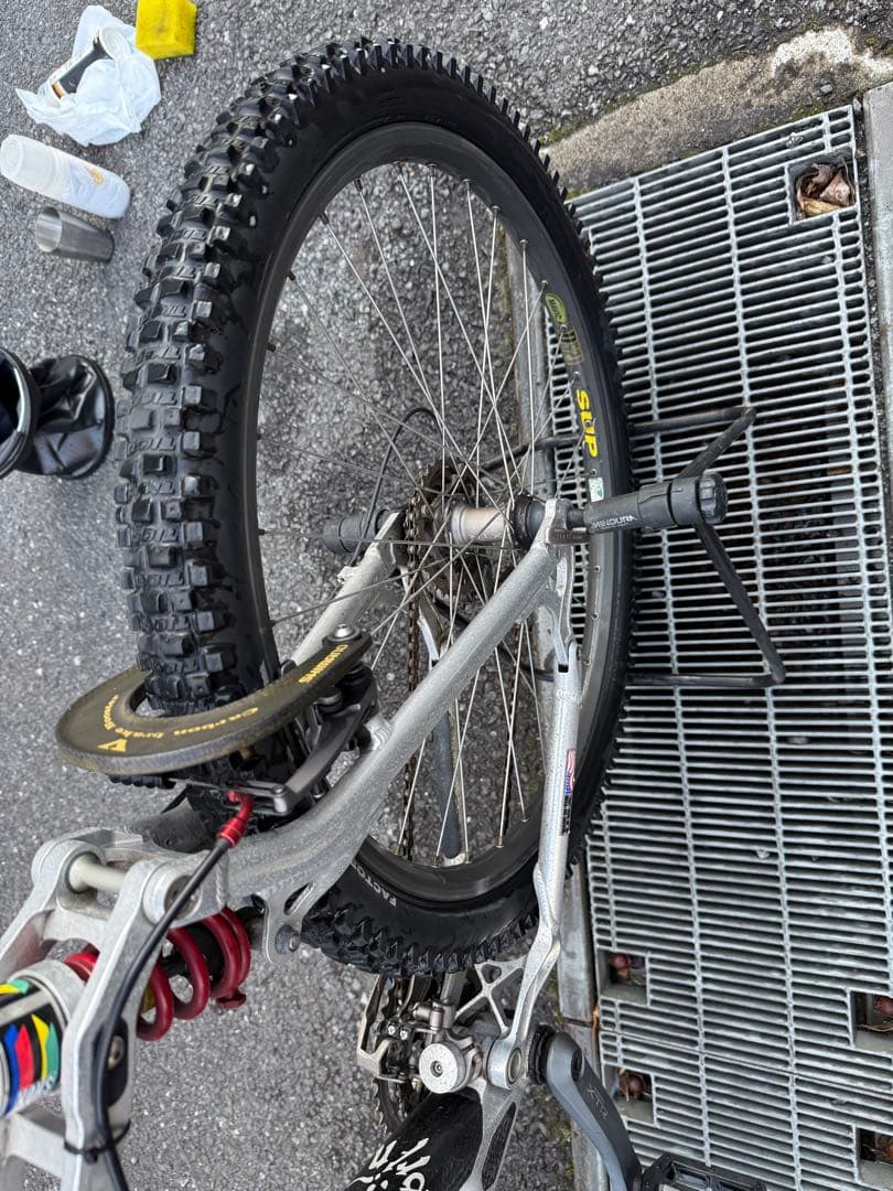 GT STS-1000 ダウンヒルマウンテンバイク TIOGA 引き取り限定