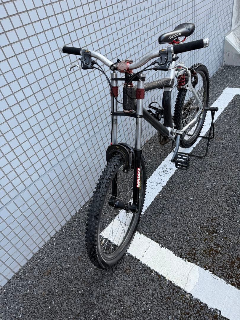 GT STS-1000 ダウンヒルマウンテンバイク TIOGA 引き取り限定