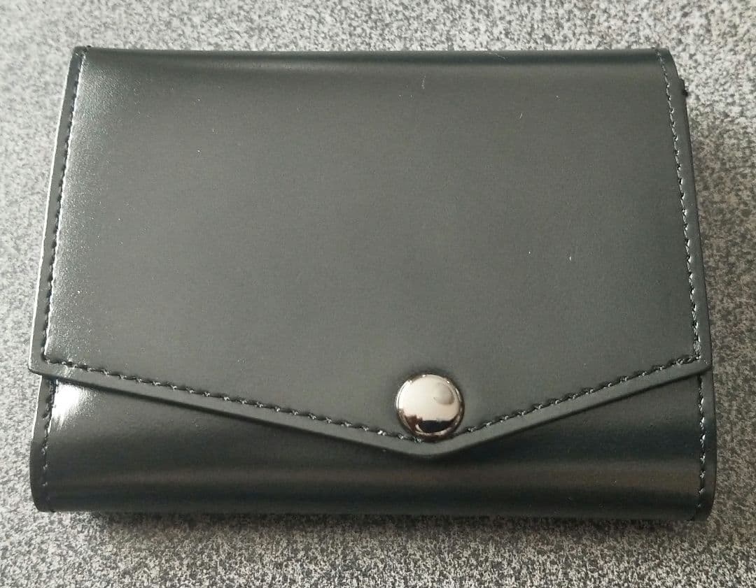 abrAsus いっぱい入る小さい財布　waku