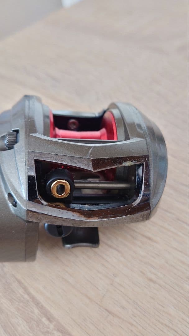 アブガルシア　アブレボALT　ベイトリール右巻ハンドル