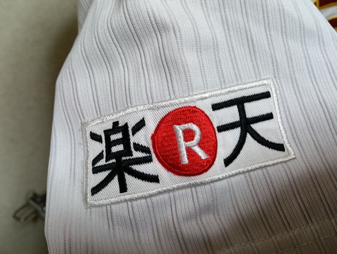 【激レア・美品】岩隈久志 東北楽天 ホームユニフォーム L（デサント製・刺繍）