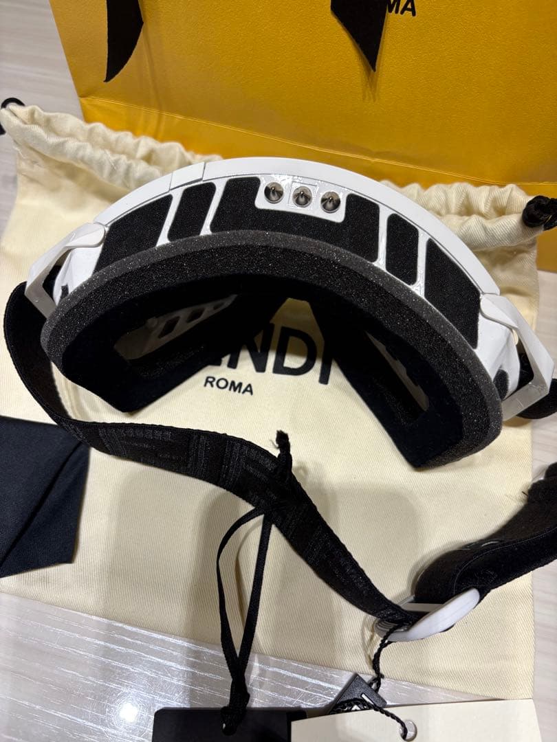 FENDI スキーゴーグル　未使用