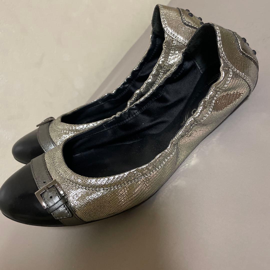 TOD'S シルバー ブラック フラットシューズ