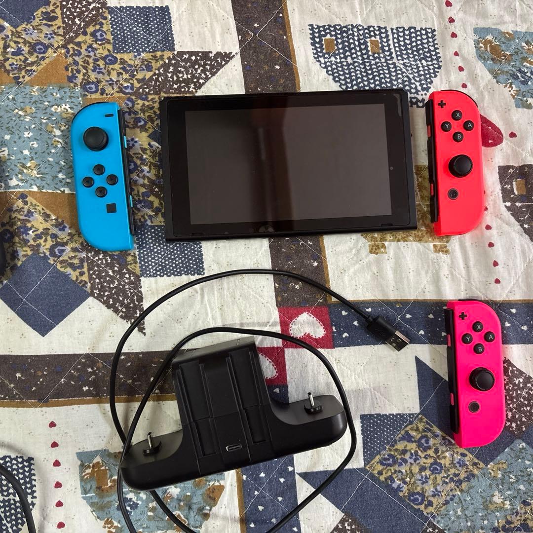 Nintendo Switch、Proコントローラー×2、Joy-Conセット