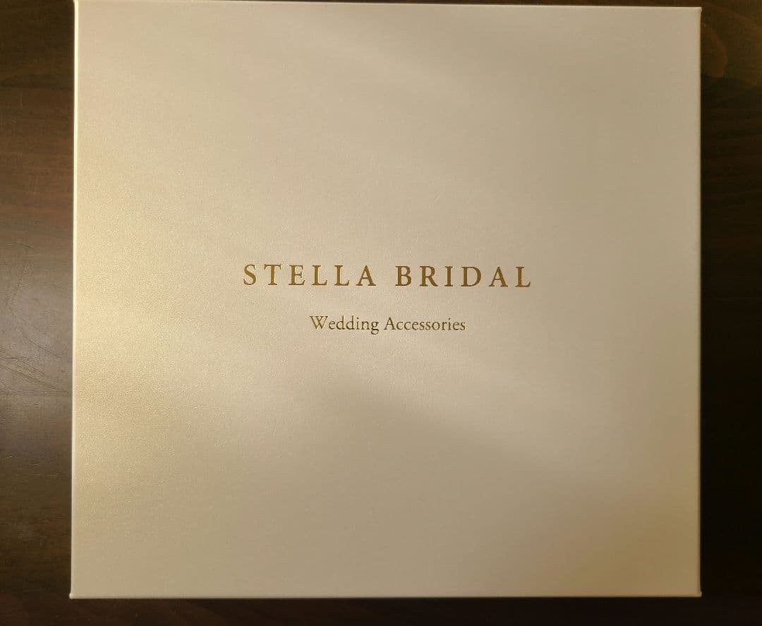 【ステラブライダル】ホワイトフラワーと淡水パールのブライダルヘッドピース