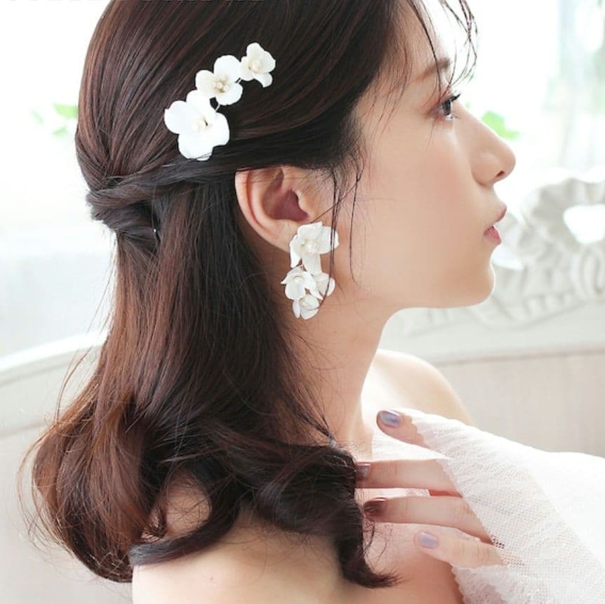 【ステラブライダル】ホワイトフラワーと淡水パールのブライダルヘッドピース