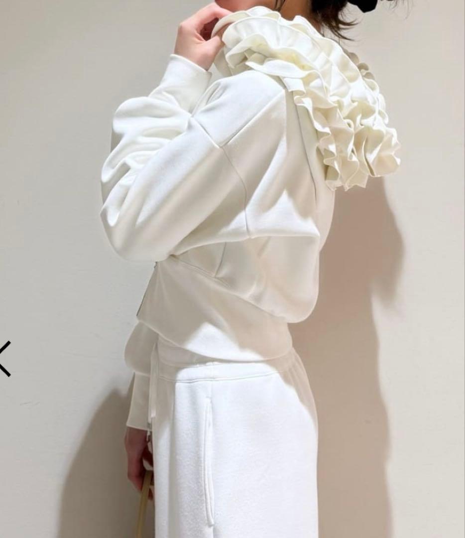 完売♥️新作新品✨SNIDELフリルショートジップパーカー✨WHT